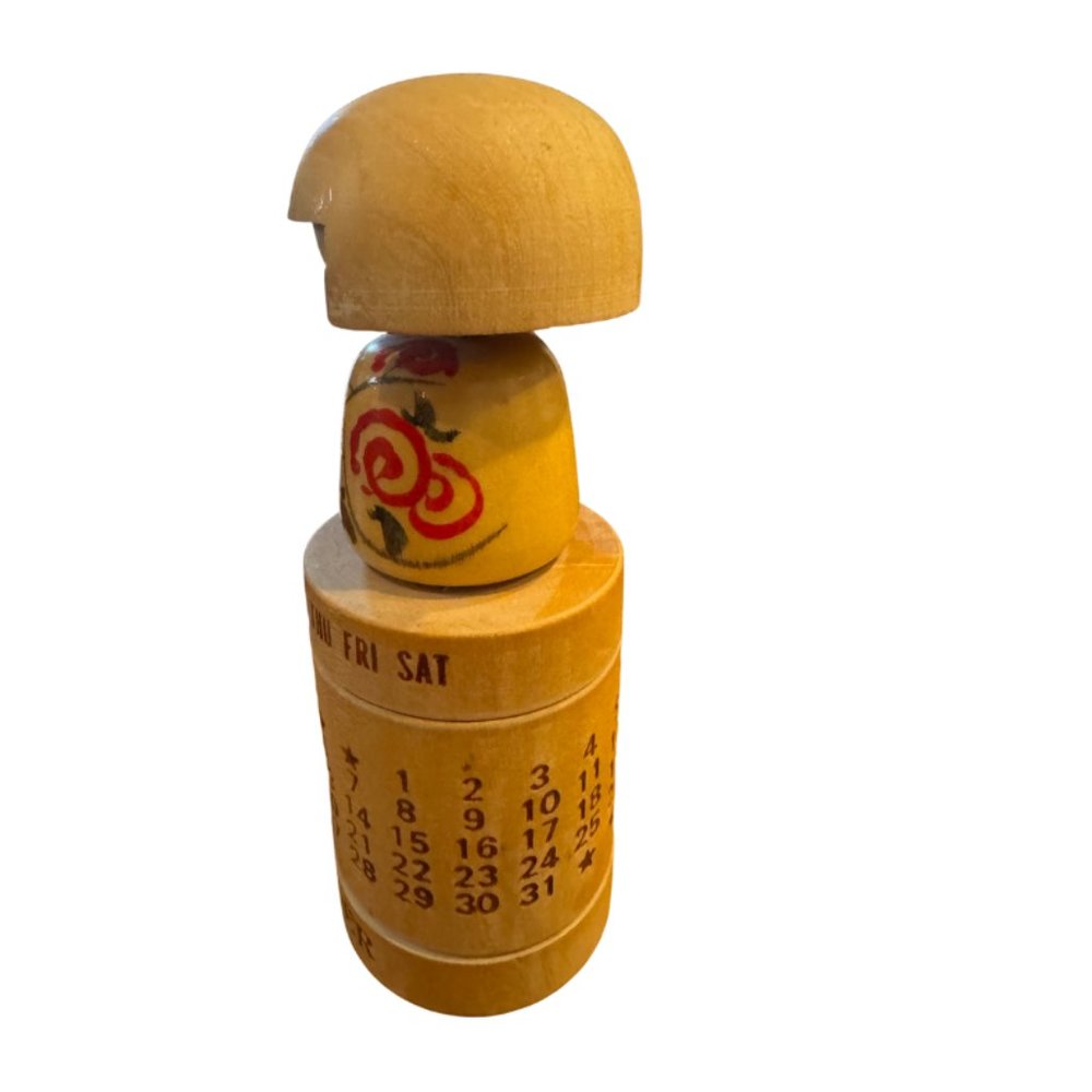 Vintage Genuine Wooden Japanese Kokeshi Calendar Doll from Japan (1970w) - Picture 4 of 5
